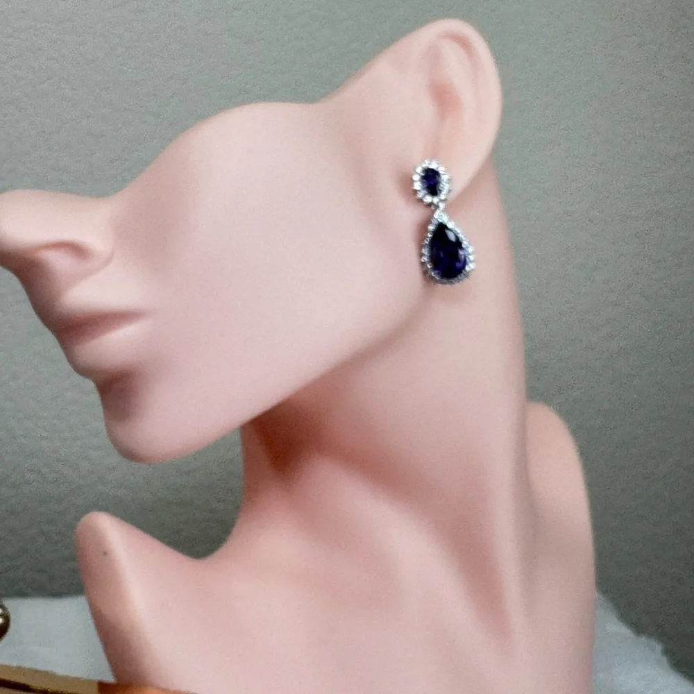 ⚜️ Elegant Purple and Silver Drop Earrings
